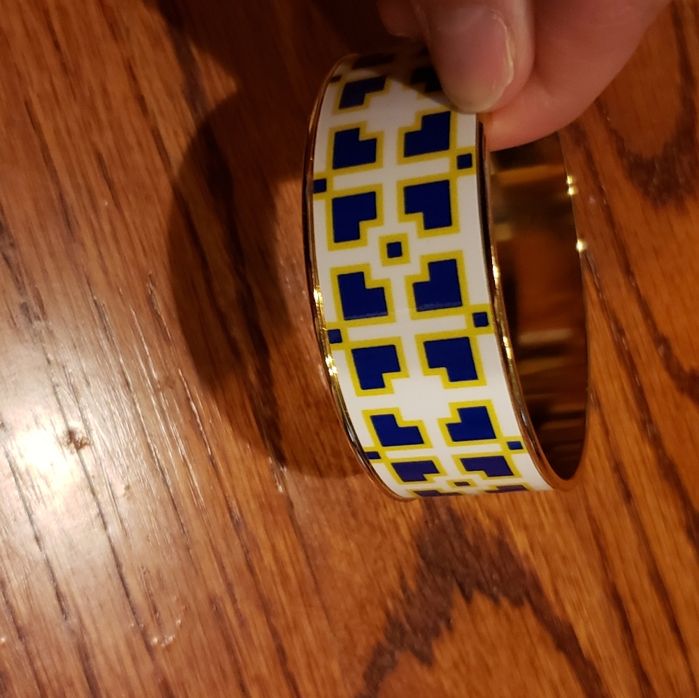 Leila jewelry thick bangle